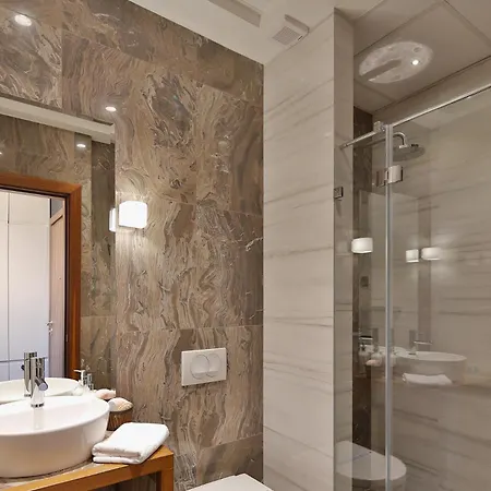 Passpartu Garni Отель Белград