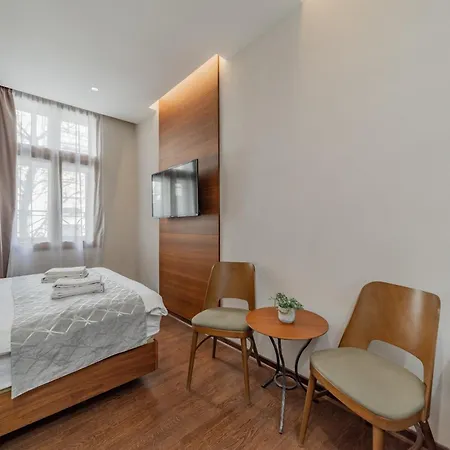 Passpartu Garni 4* Belgrád