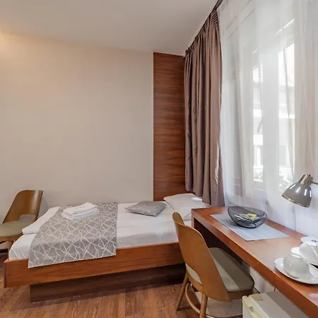 Отель Passpartu Garni 4*